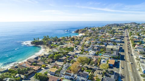 Luxury Laguna Beach Cottage, steps from the sand!