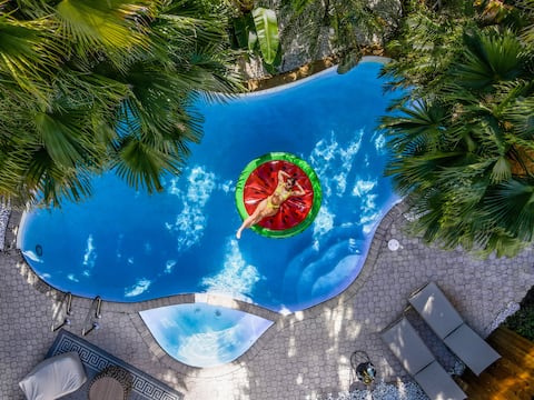 Diamond Estates: 305 Miami