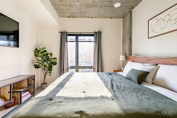 2-Story Massive Modern Townhouse gallery image 5