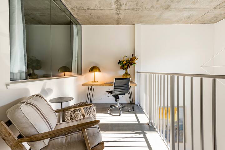 2-Story Massive Modern Townhouse gallery image 3