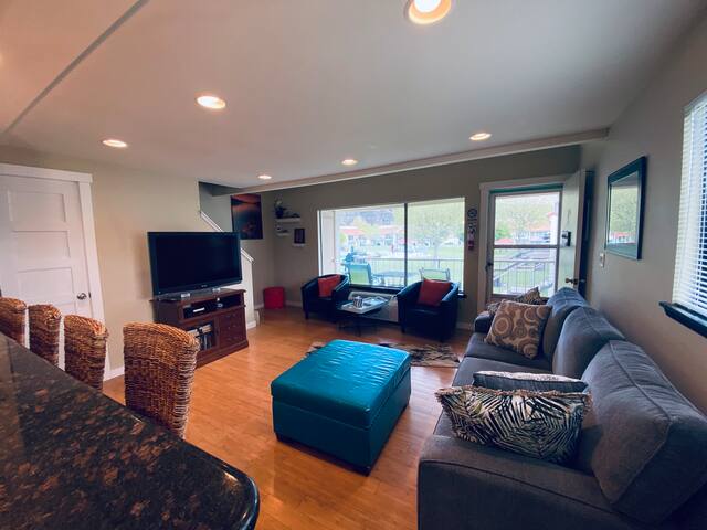 Select Rentals At Crescent Bar LLC managed Airbnb listing 2