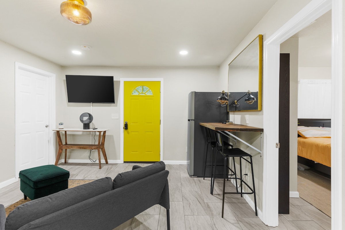 Comfortable Compton 2 Bed APT 1 - Apartments for Rent in Compton,  California, United States - Airbnb