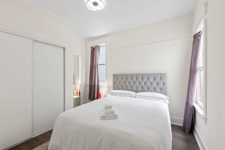 Modern Noe Valley home with private deck gallery image 5