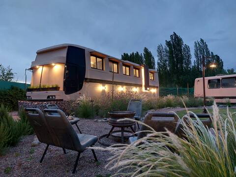 BondiLodge - Unique Home with Pool in Lujan