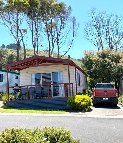 ‘Driftwood’ – Ocean View Holiday Cabin