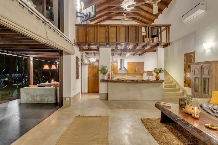 Living room image 8