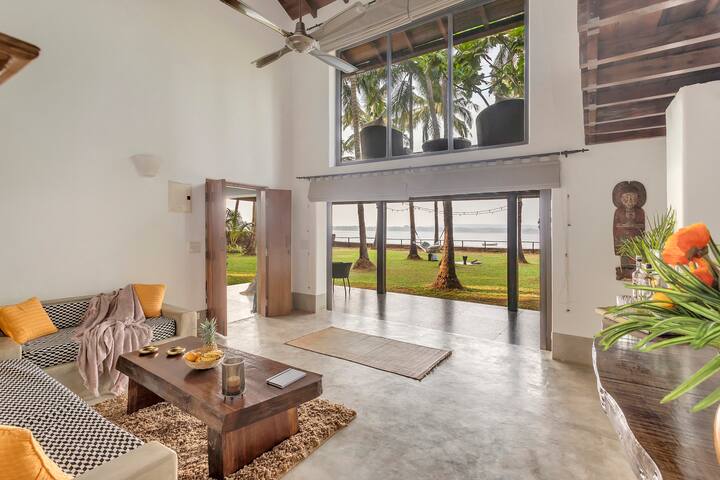 Living room image 6