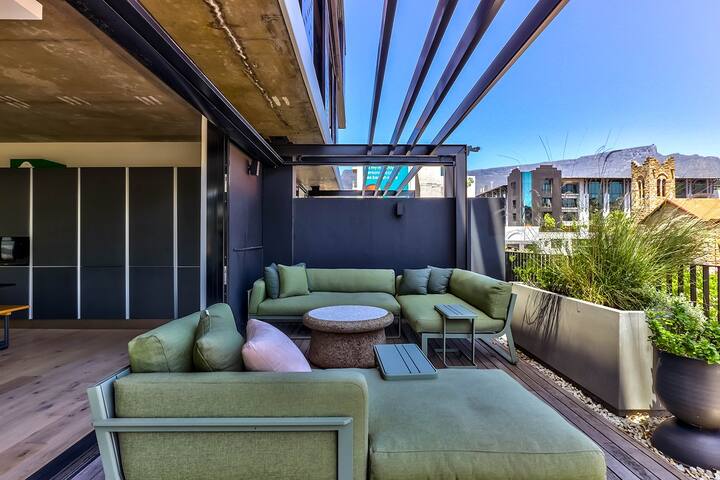 Luxury De Waterkant 2 bedroom (No Load Shedding) gallery image 2