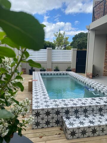 Vine View Cottage Constantia – beautiful views gallery image 2