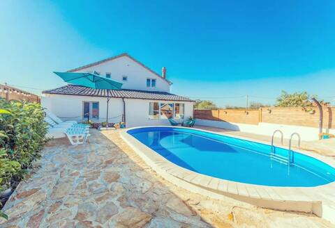 Top performing Airbnb: Private Pool House – Peace & Privacy in Grad Benkovac
