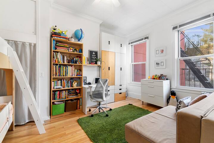 Brooklyn Garden Loft gallery image 5