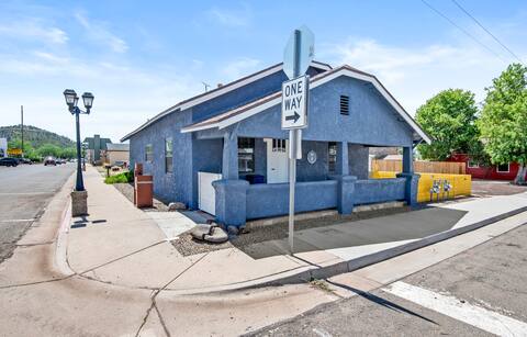 Route 66 Historic Hideaway - 3 Bungalows in a Row