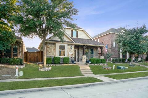 Spacious Cottage Style Home