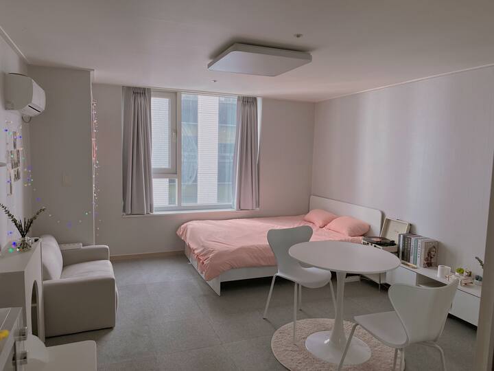 [Bun house] Gangnam Station Longterm stay Netflix * Apartments