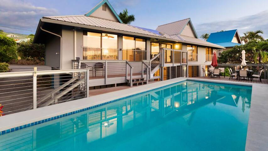 Akai Beach house, pool, AC, game room, sleeps 14 gallery image 2
