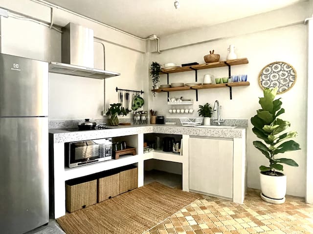 Tropical designer house 4BR in the hip area Ekamai gallery image 4