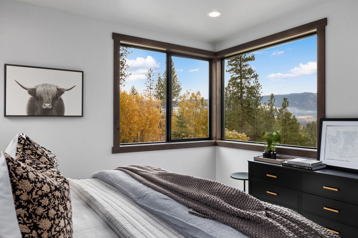 主楼层特大双人床套房景观 