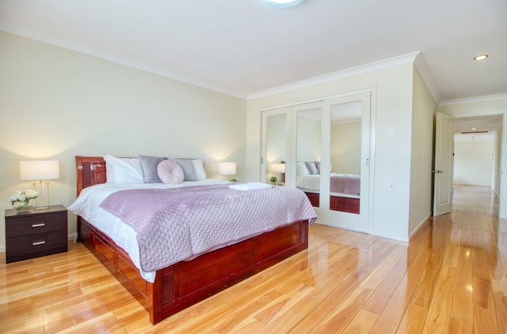 Great Large House: Heart of an Parramatta