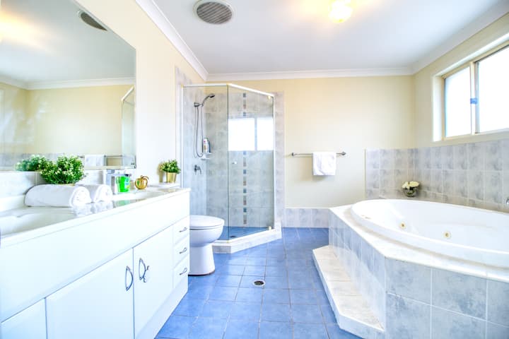 Great Large House: Heart of an Parramatta