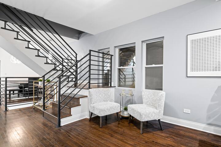 Beautiful/Spacious 7BD – 4BTH Home with Garage! gallery image 4