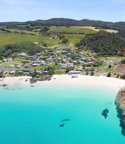 Eleven on BOATY – TWO Bedroom/TWO Bath Adults ONLY