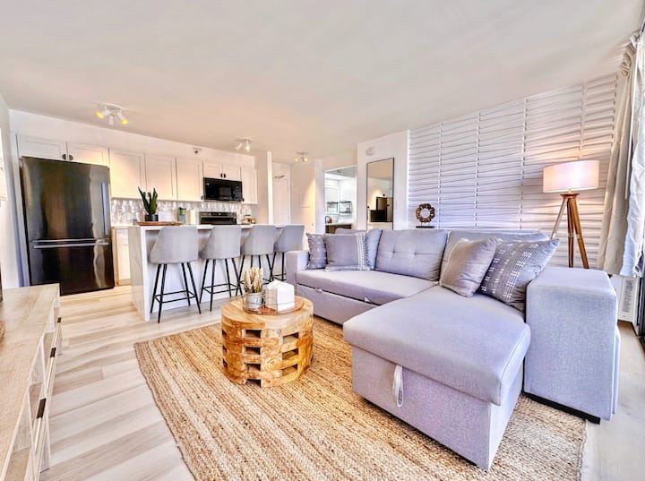 Free Parking! Modern Renovated 1BRWaikiki Beach Apartments for Rent in Honolulu, Hawaii