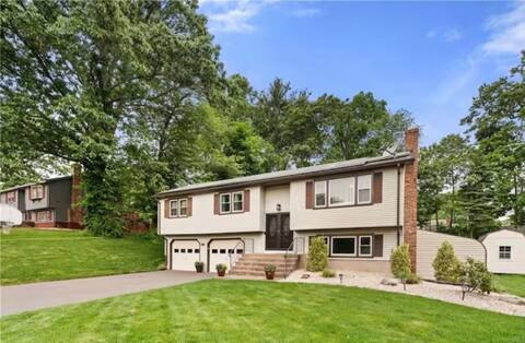 Heart of Connecticut - New England  (1800 sq ft)