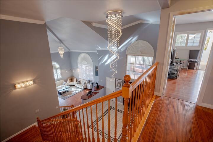 Luxury Vacation 4000 Sq Ft House Huge Pool / Spa gallery image 5