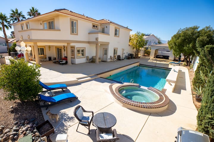 Luxury Vacation 4000 Sq Ft House Huge Pool / Spa