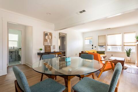 Charming Craftsman Bungalow steps from Village