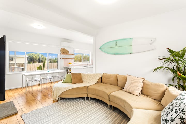 Charming Beach Bungalow W/ Garden & Free Parking - Phillip Island