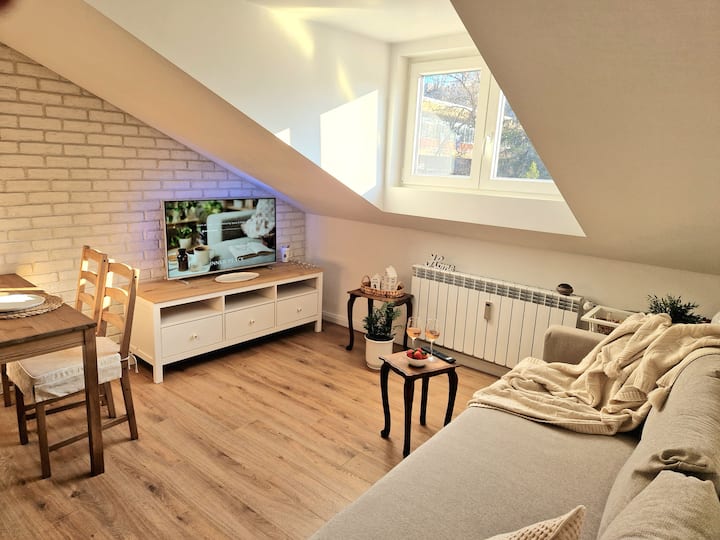 Მყუდრო მისაღები ოთახი 