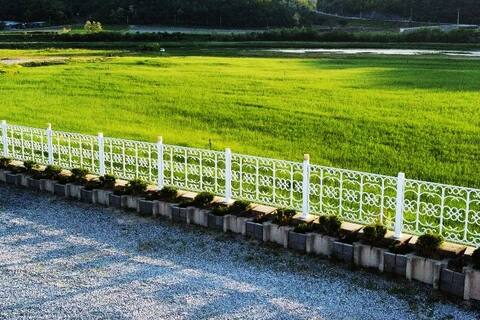 Yeongwol River Side A Building (Private House, Karaoke)