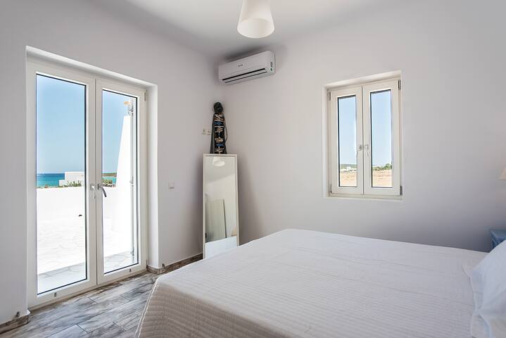 White Sand Paros Villa Happy gallery image 2