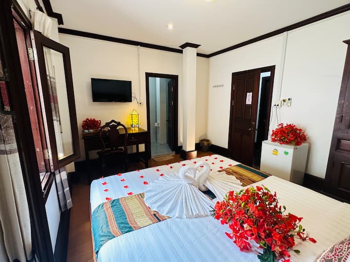 Superior Single Room At Thatsaphone Hotel - 루앙프라방
