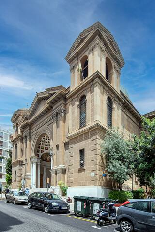 Modern Two-Bedroom In Kolonaki | Peridot – Homes gallery image 3