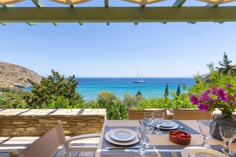 Sun -Rock House by the sea