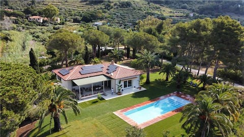 Luxury Villa with Pool in Lacona, Elba Island