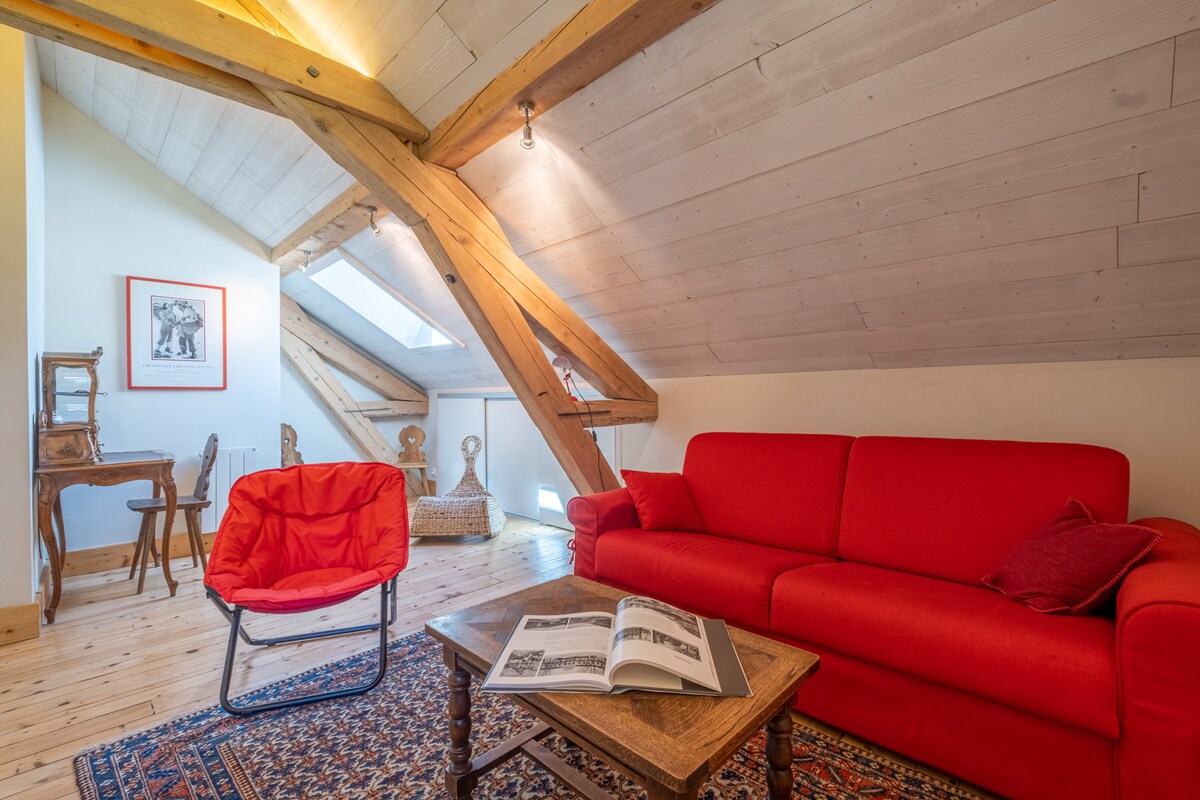 Sala de TV/sala de juegos o dormitorio 5.
1 canapé-lit 140cm.