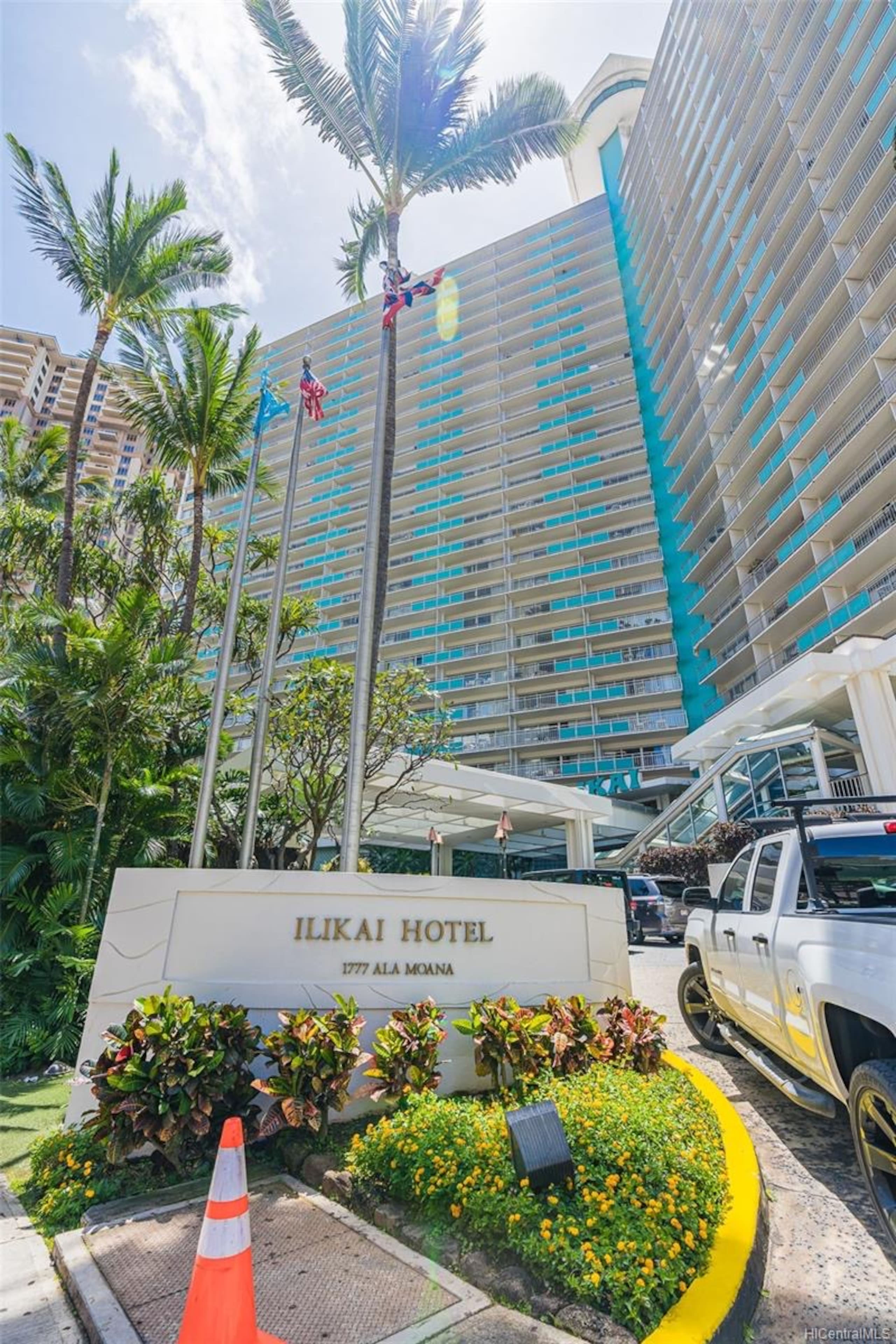 Condo in Honolulu · ★4.78 · Studio · 3 beds · 1 bath - Image 24