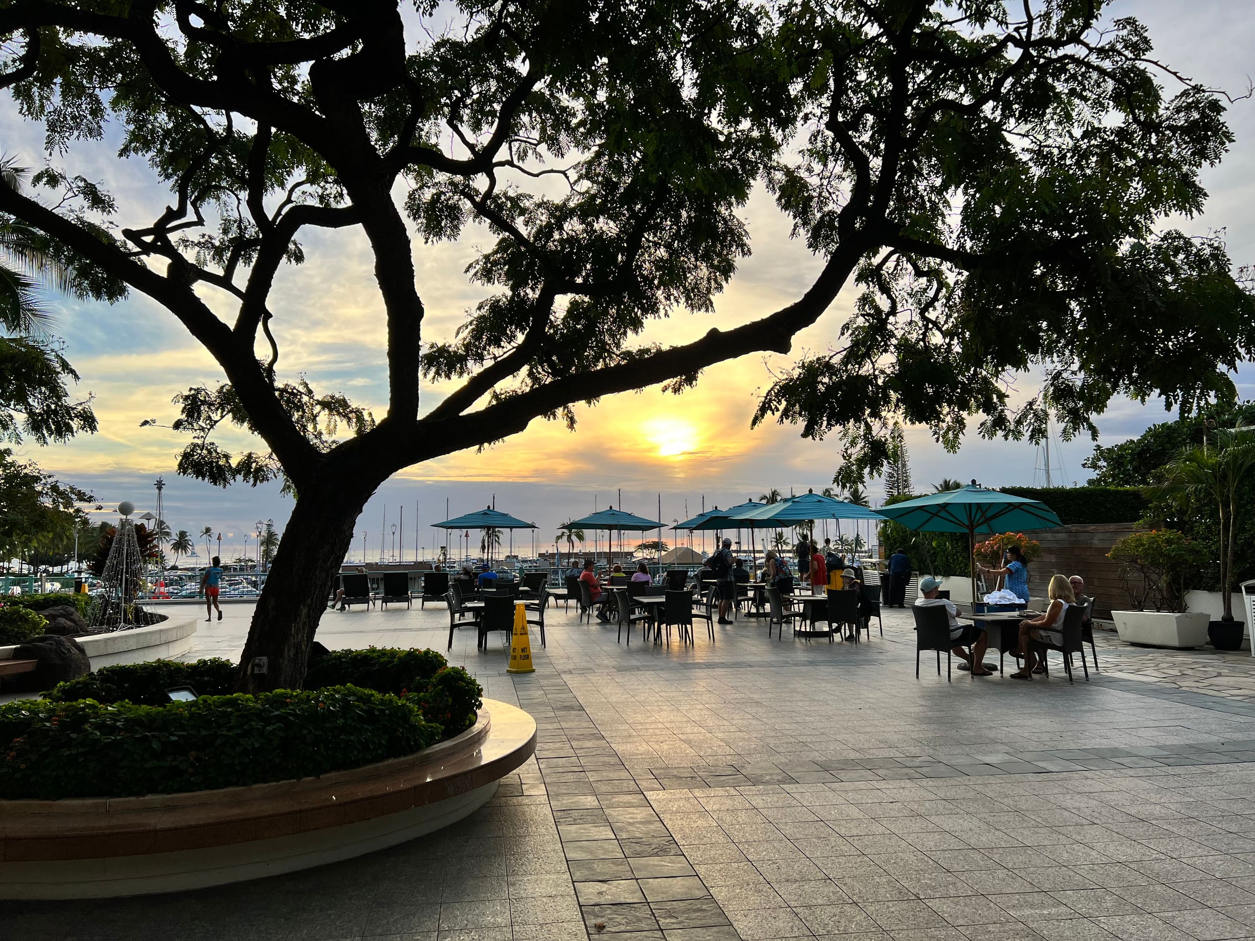 Condo in Honolulu · ★4.78 · Studio · 3 beds · 1 bath - Image 28