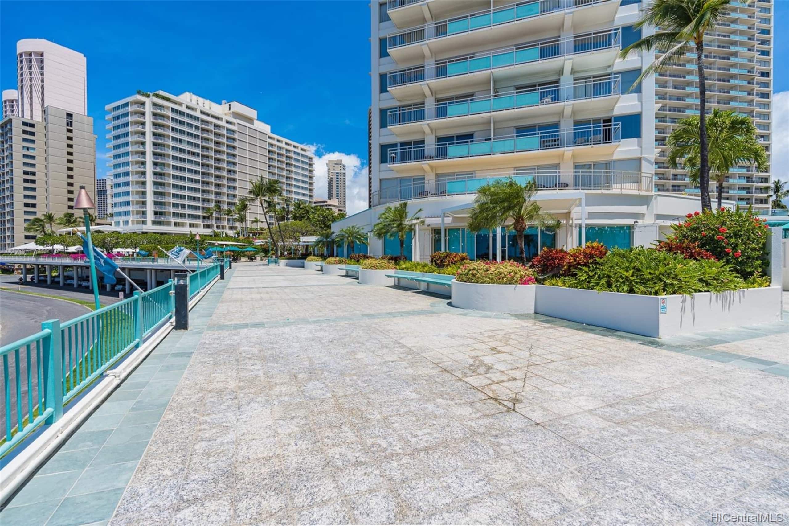 Condo in Honolulu · ★4.78 · Studio · 3 beds · 1 bath - Image 22
