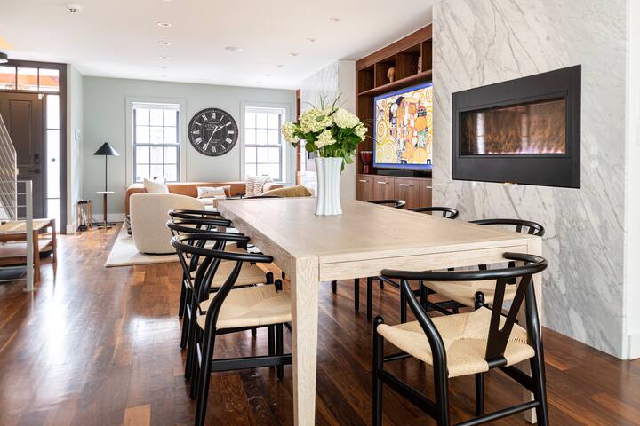 Luxurious & Spacious Townhome gallery image 4