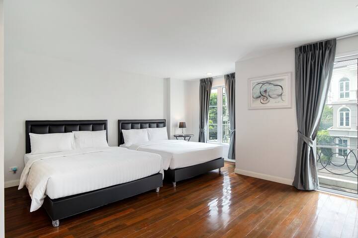 Breezy Haus in Asoke: Pool, walk to BTS/MRT: Spc I gallery image 4