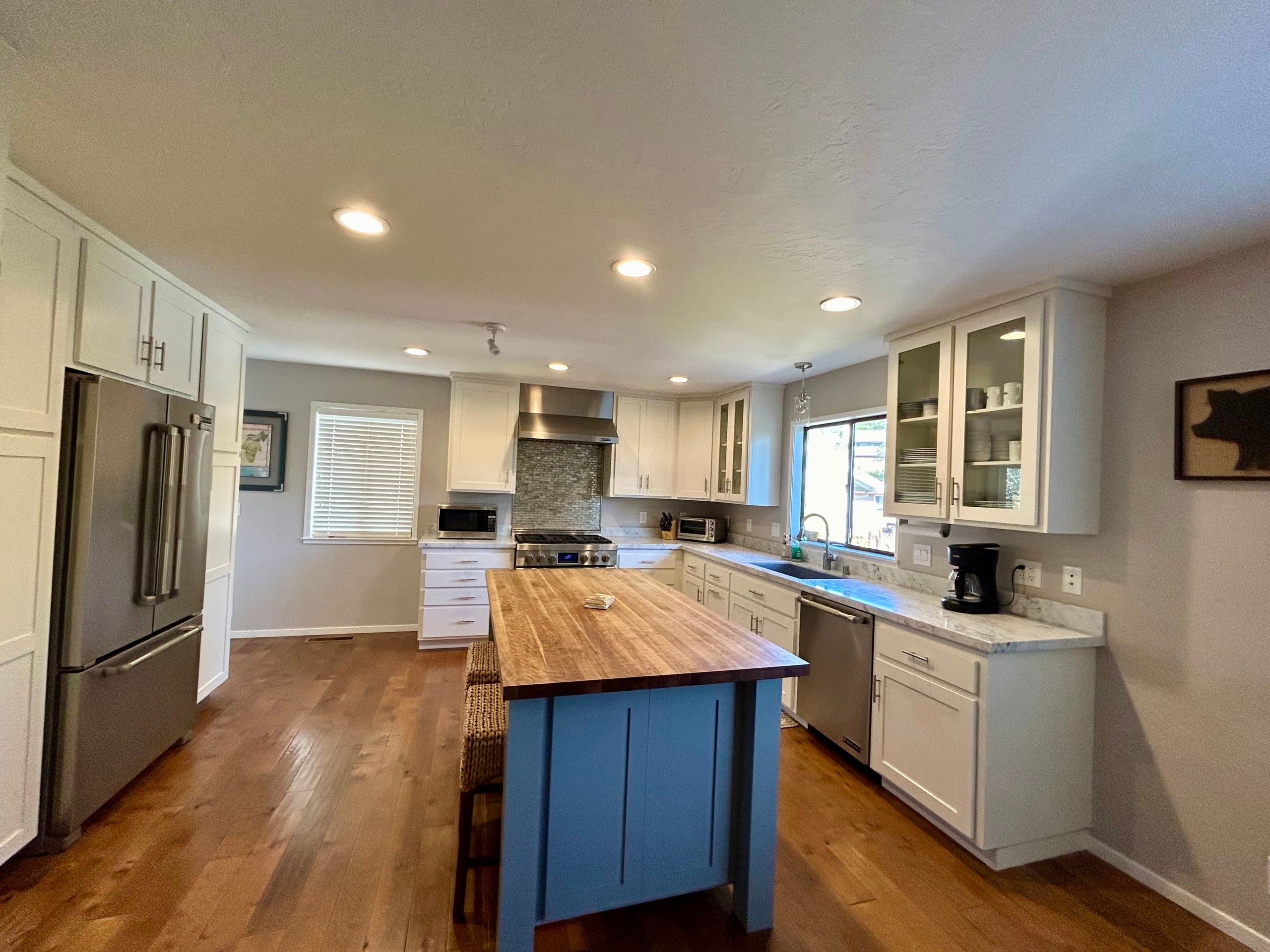 Newly Renovated Home with Huge Kitchen Island - Photo 6