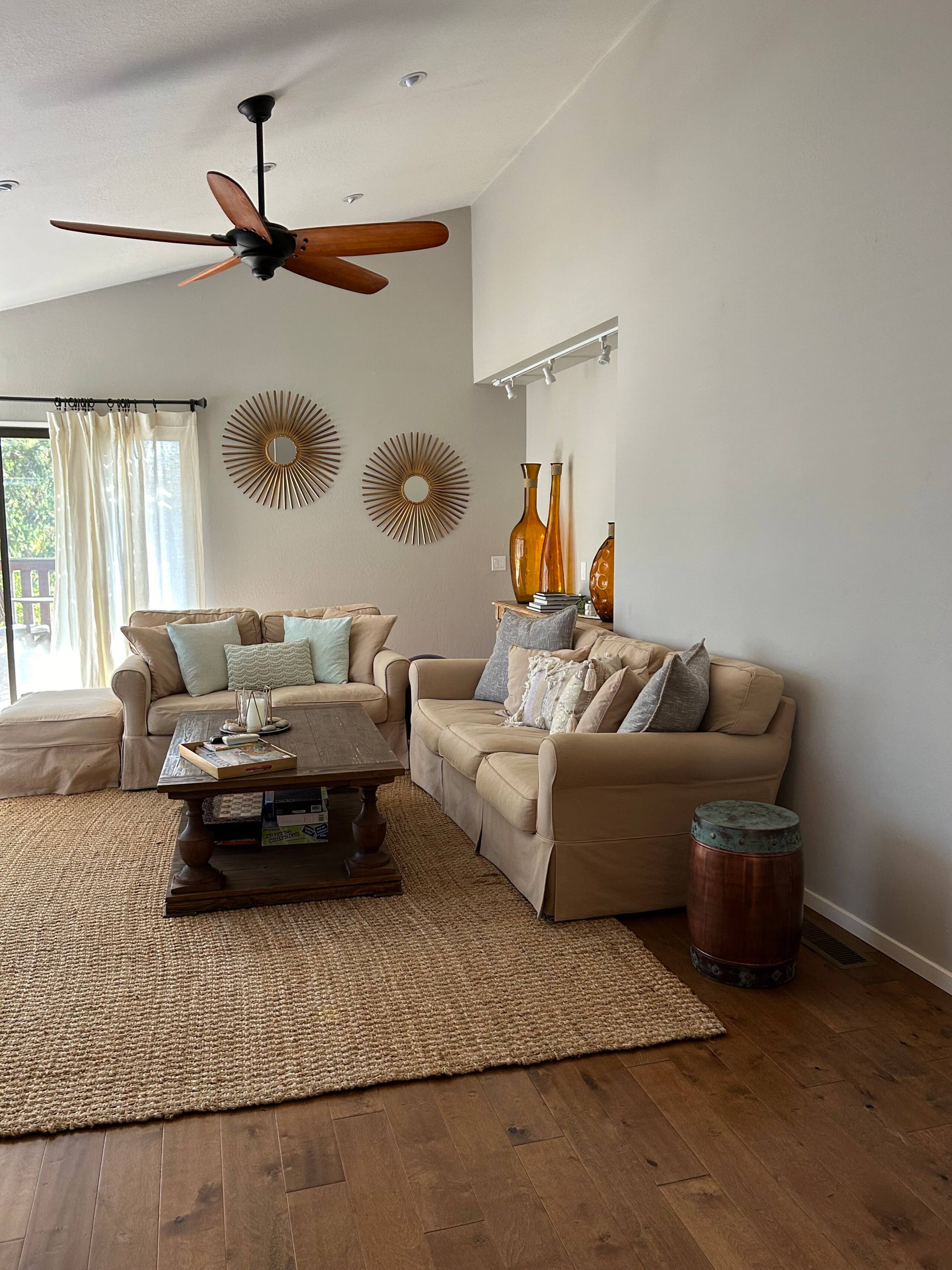 Newly Renovated Home with Huge Kitchen Island - Photo 12