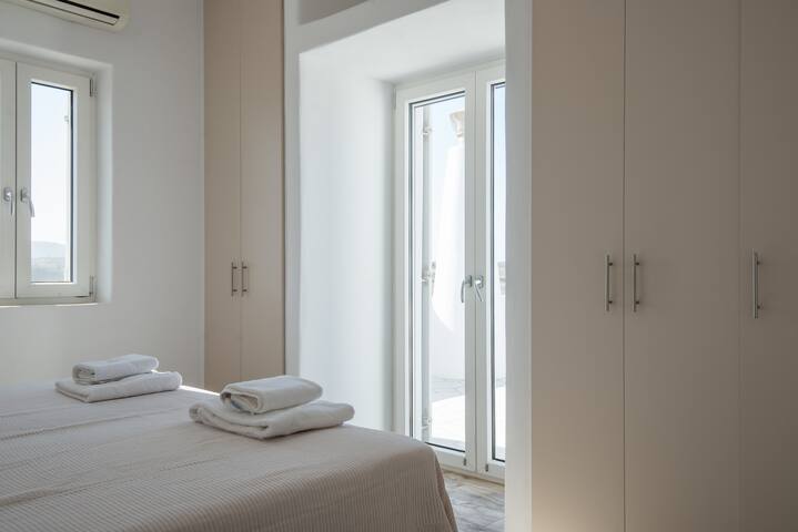 White Sand Paros Villa Smile gallery image 3