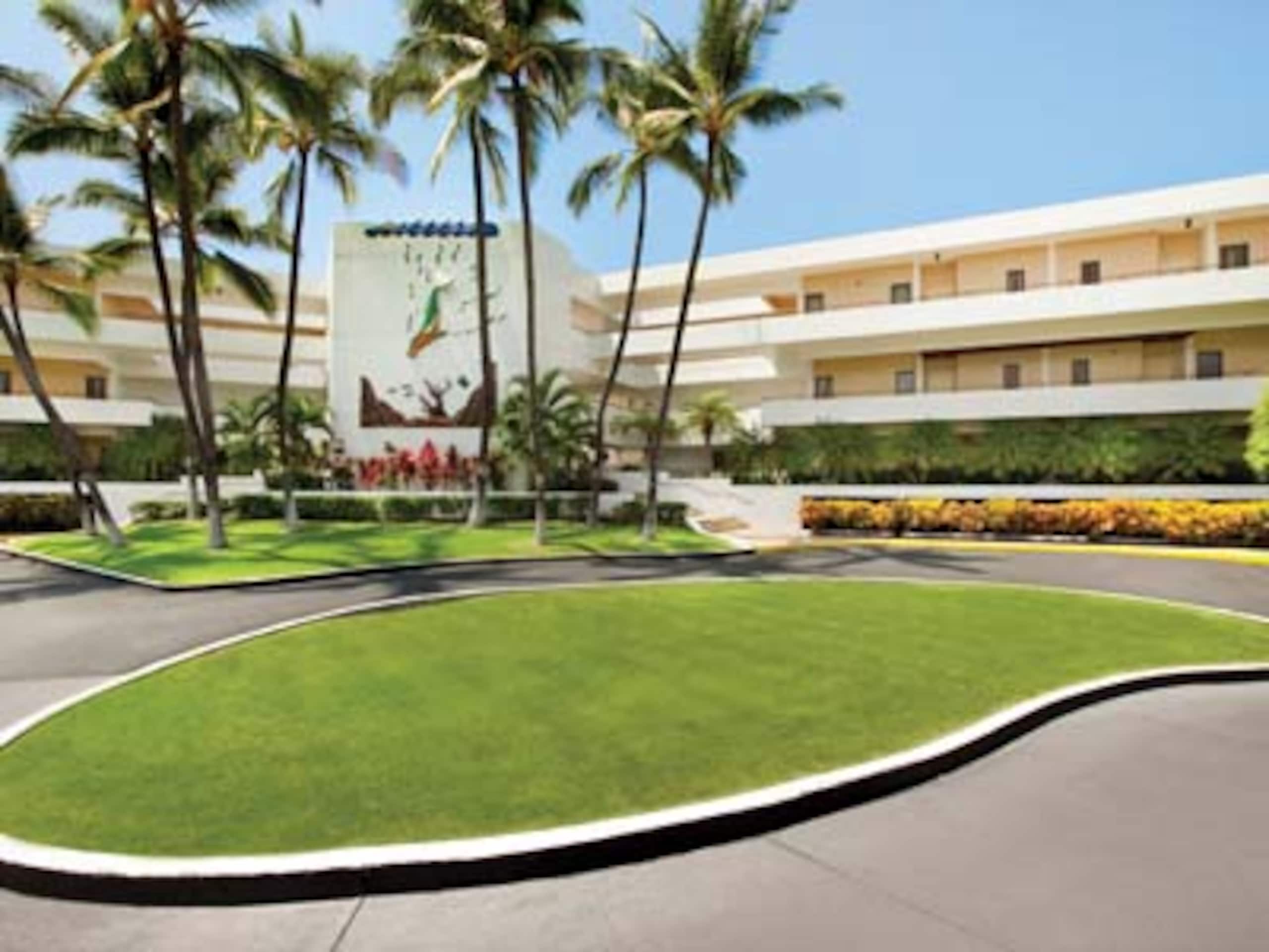 Royal Sea Cliff Unit #306 Garden View 2BD/2BA - Image 15
