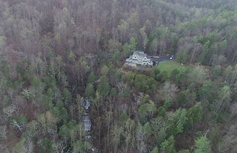 Secluded Retreat w/Stream and Waterfalls; Sleep 18