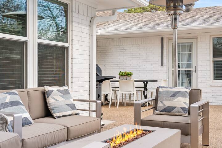 Spacious 6BR by AT&T Stadium Stockyard Heated Pool gallery image 4